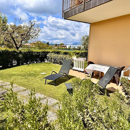 Il Fienile Di Manerba Lägenhet Manerba del Garda Exteriör bild