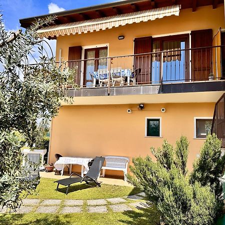 Il Fienile Di Manerba Lägenhet Manerba del Garda Exteriör bild